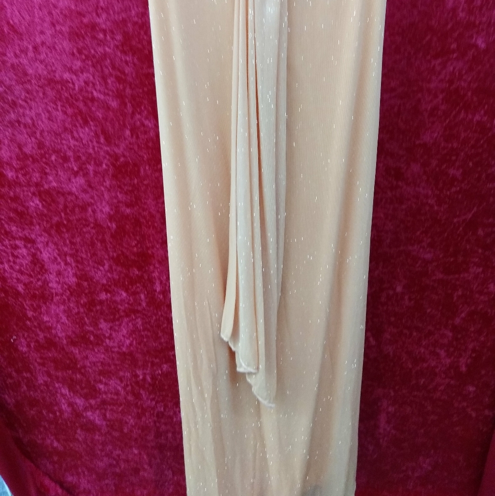 Dresses - Picture 3 of 4